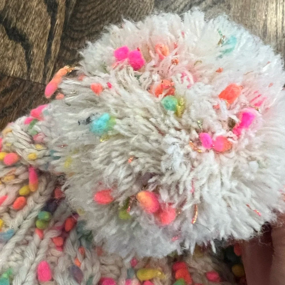 Betsy Johnson Girls Large 7-14 Winter Hat Cream With Bright Multicolor Baubles